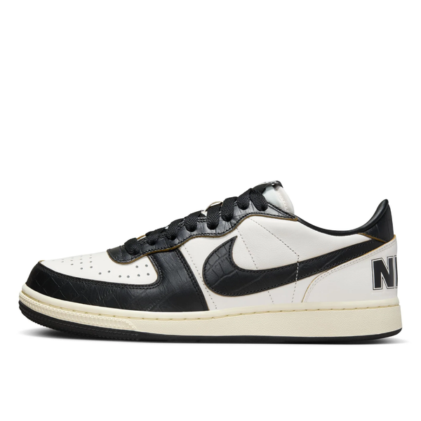 Stylish and high-quality Nike footwear, apparel, and accessories for men and women