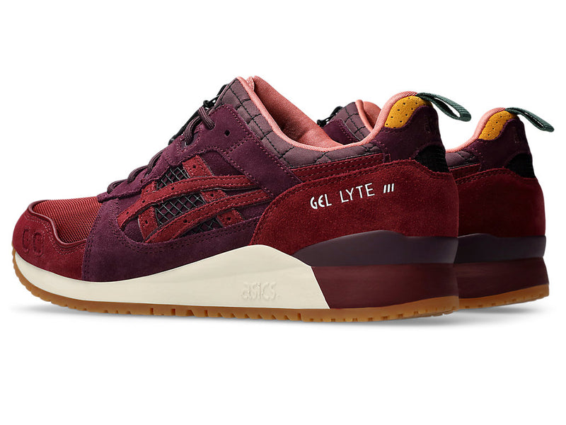 GEL-LYTE™ III OG sneaker with 1990s design, split-tongue feature, and Y2K-inspired silver accents.


