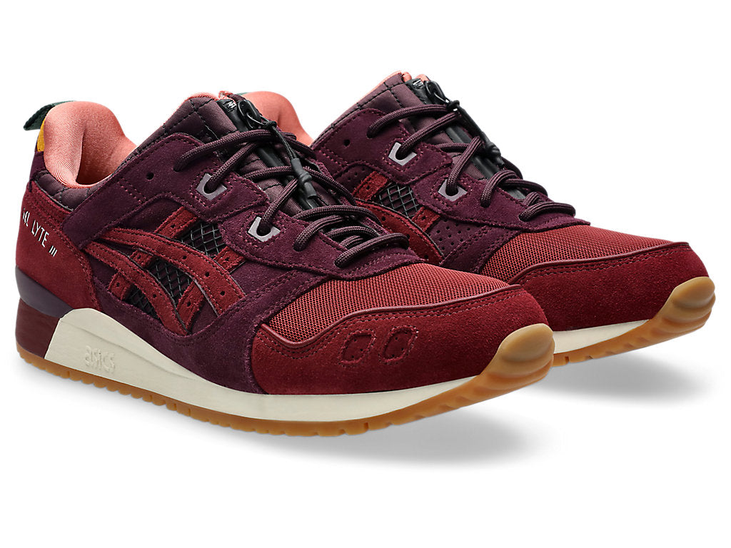 GEL-LYTE™ III OG sneaker with 1990s design, split-tongue feature, and Y2K-inspired silver accents.


