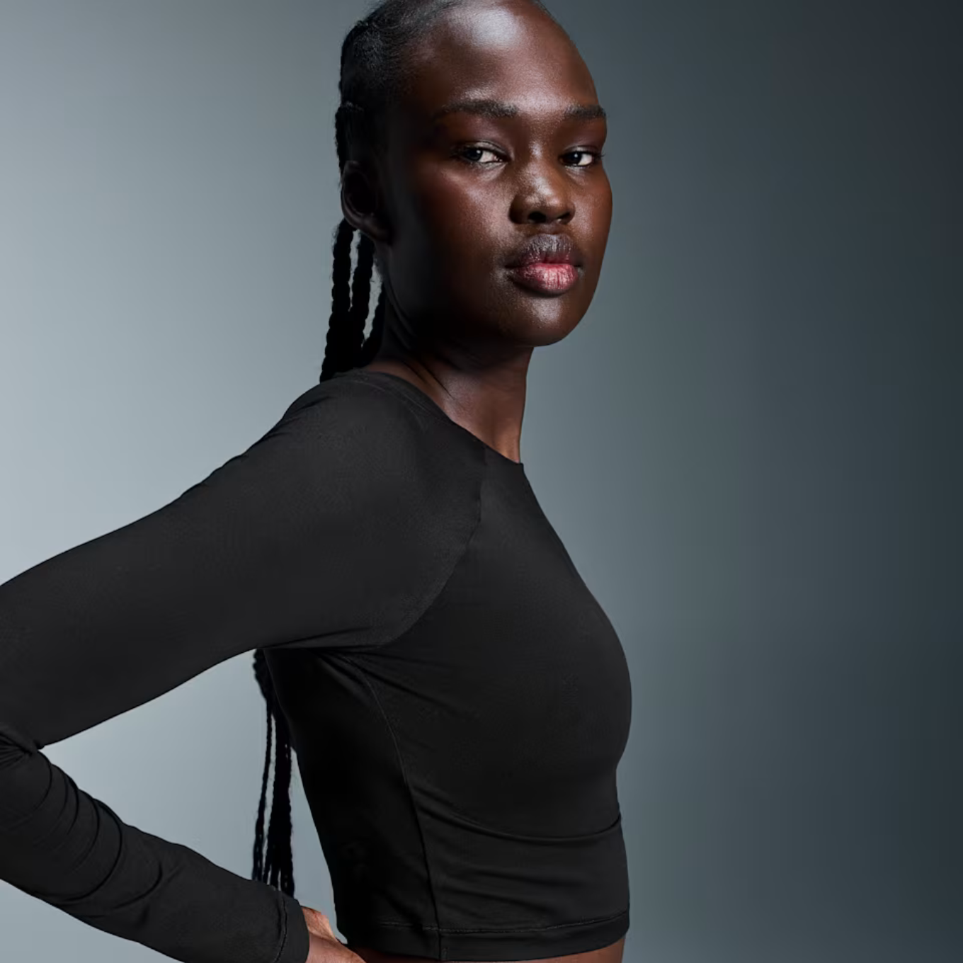 ON STUDIO LONG-T CROP W