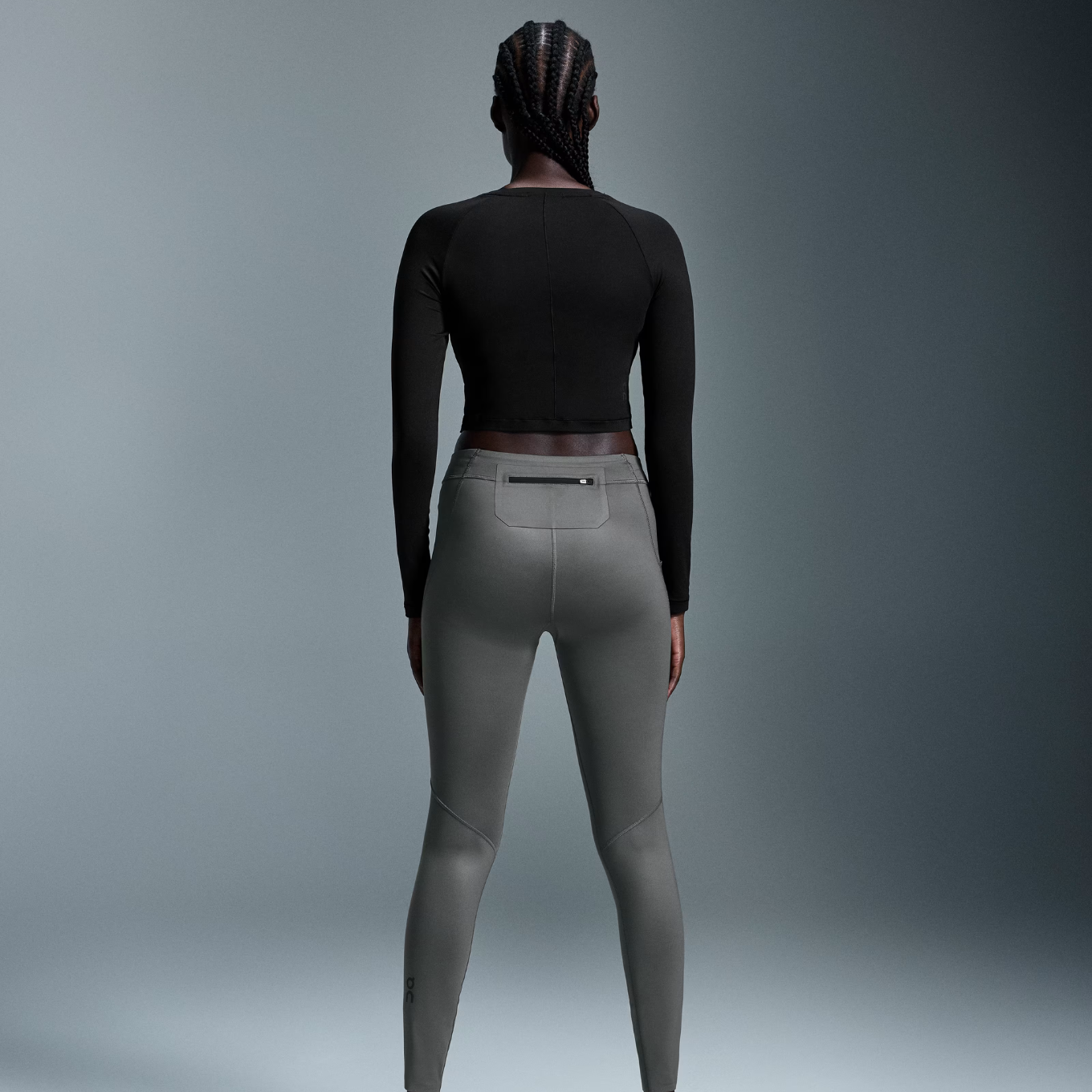 ON STUDIO LONG-T CROP W