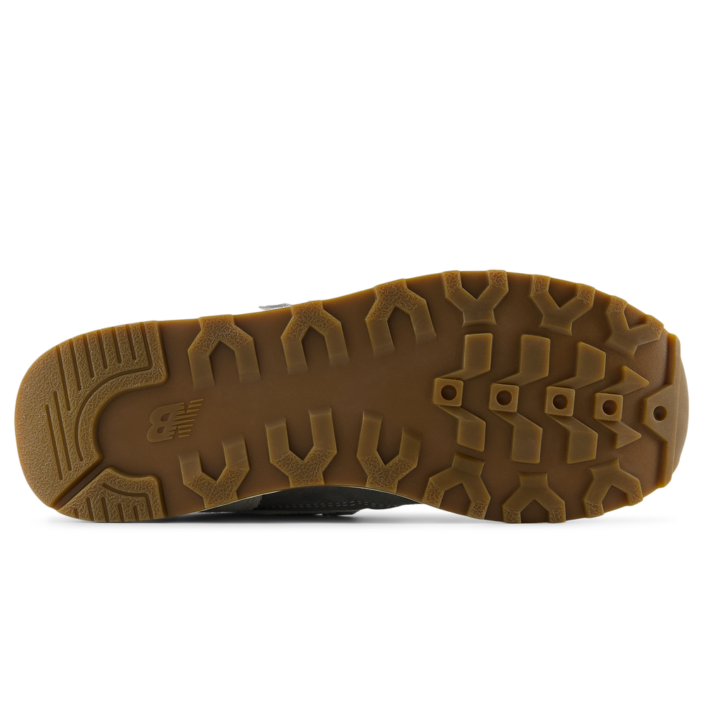 New Balance 475 sneakers with a suede and mesh upper, C-CAP cushioned midsole, and reflective details for enhanced comfort and visibility.