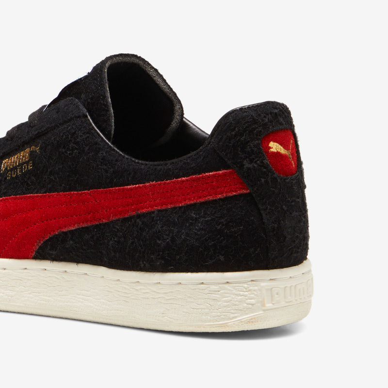 Premium Japanese suede material showcasing soft texture, fine craftsmanship, and durability.