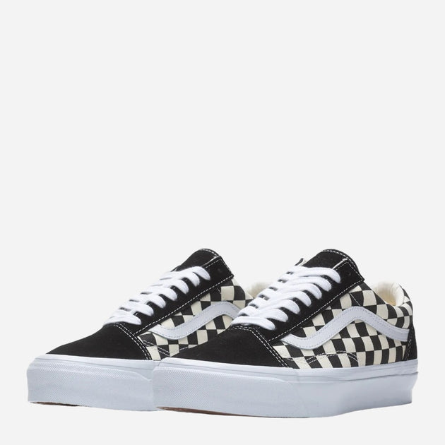 Vans Old Skool Reissue 36 men's sneakers with a durable suede upper, designed for everyday wear with a stylish and comfortable fit.



