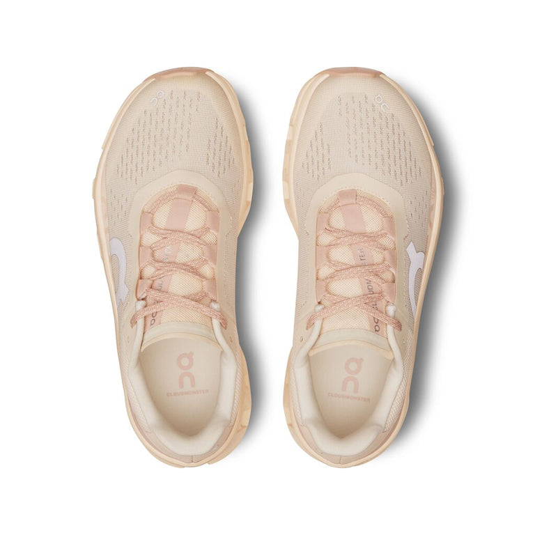 Max-cushioned running shoes with high bounce and energy return, designed for a smooth, forward-rolling ride