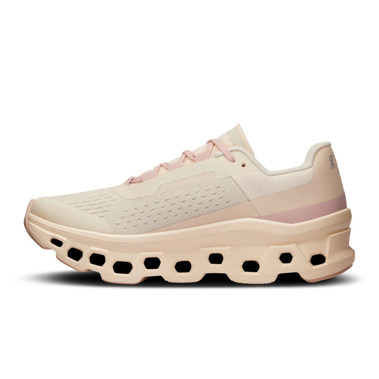 Max-cushioned running shoes with high bounce and energy return, designed for a smooth, forward-rolling ride