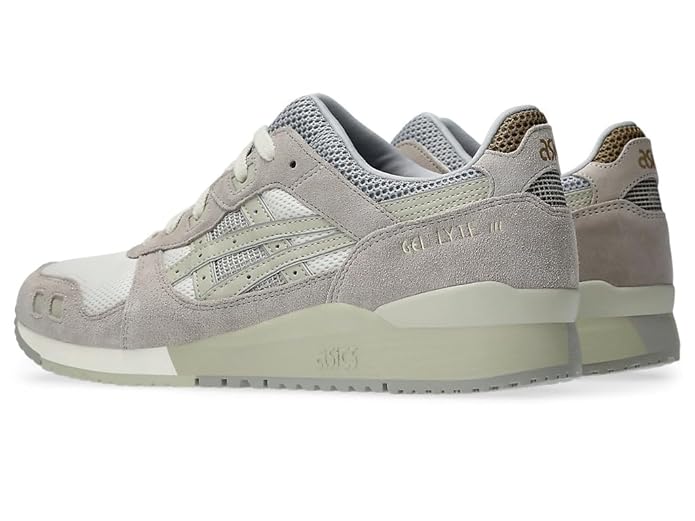 GEL-LYTE III OG sneaker featuring suede panels, micro-perforations on the underlays, quilted terry cloth sockliner, and GEL technology in the heel for cushioning.


