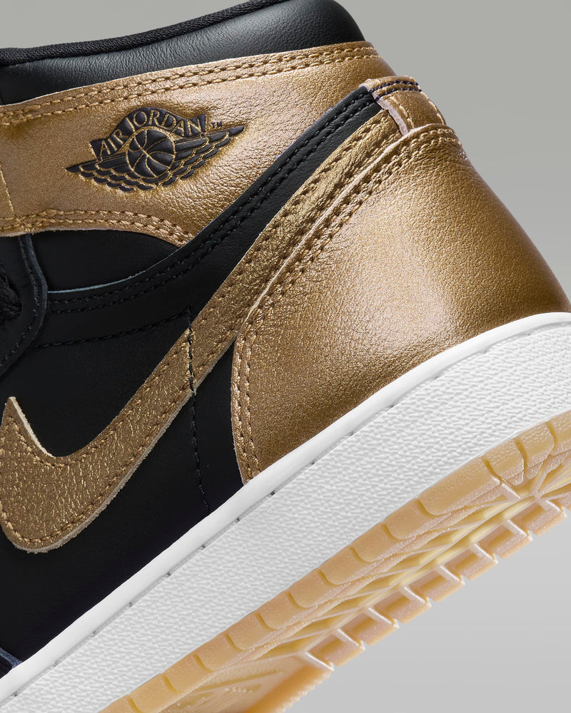 Air Jordan Retro High OG: Premium Leather Classic Design