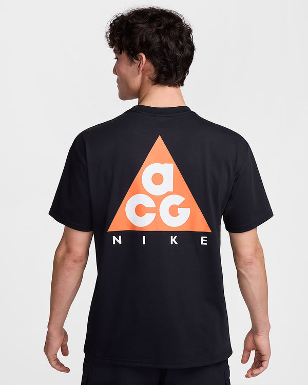 Premium loose-fit tee made from heavyweight sweat-wicking fabric with a stiff drape and structured feel.