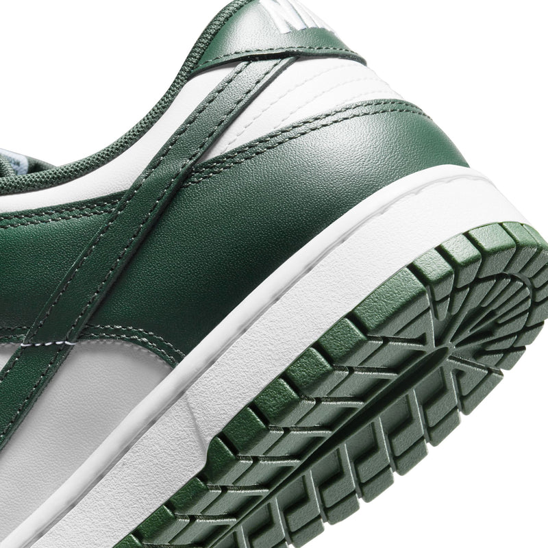 Dunk Low: Symbol of Self-Expression in Popular Culture, 'Varsity Green' Colorway