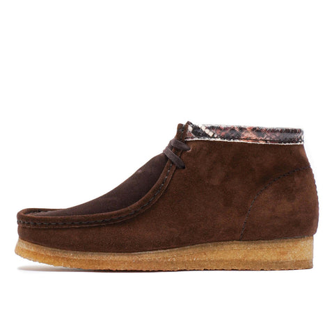 CLARKS WALLABEE BOOT