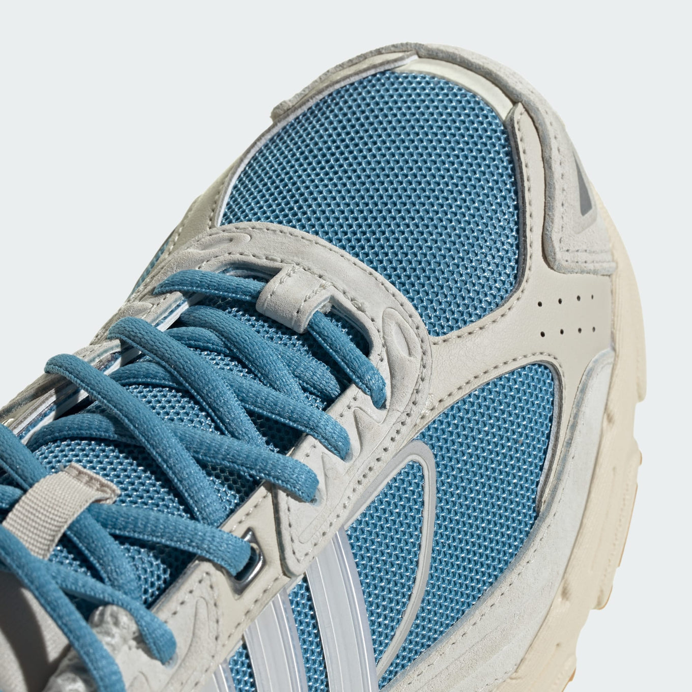 adidas Response CL Seoul sneaker featuring a multi-material upper, layered overlays, and a chunky rubber outsole for a bold, early 2000s-inspired look.