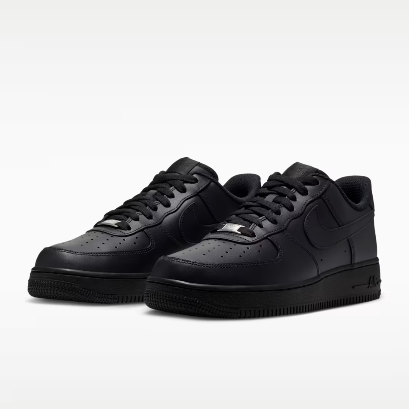 NIKE AIR FORCE 1 '07