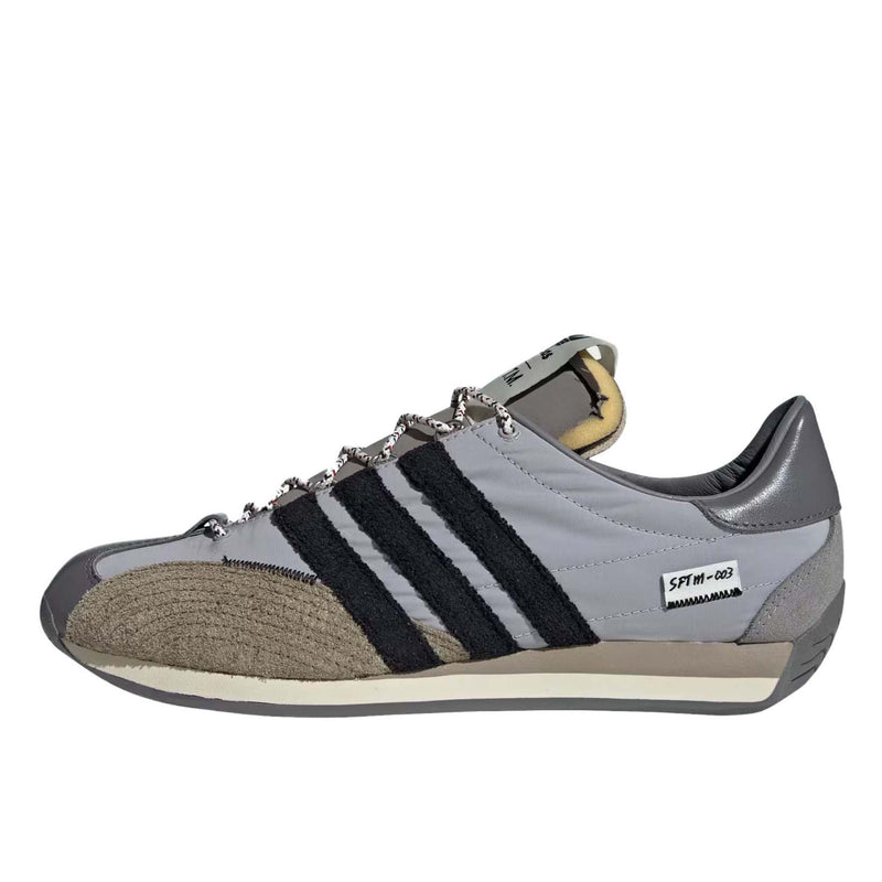 Classic adidas shoes with a flexible leather upper and retro low-profile design.