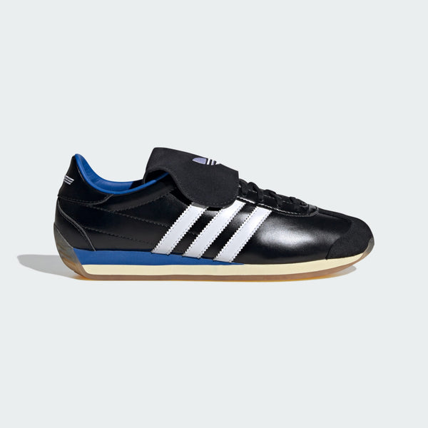 adidas shoes with '70s running style, featuring soft cushioning, grippy outsole, and vintage leather upper with 3-Stripes.