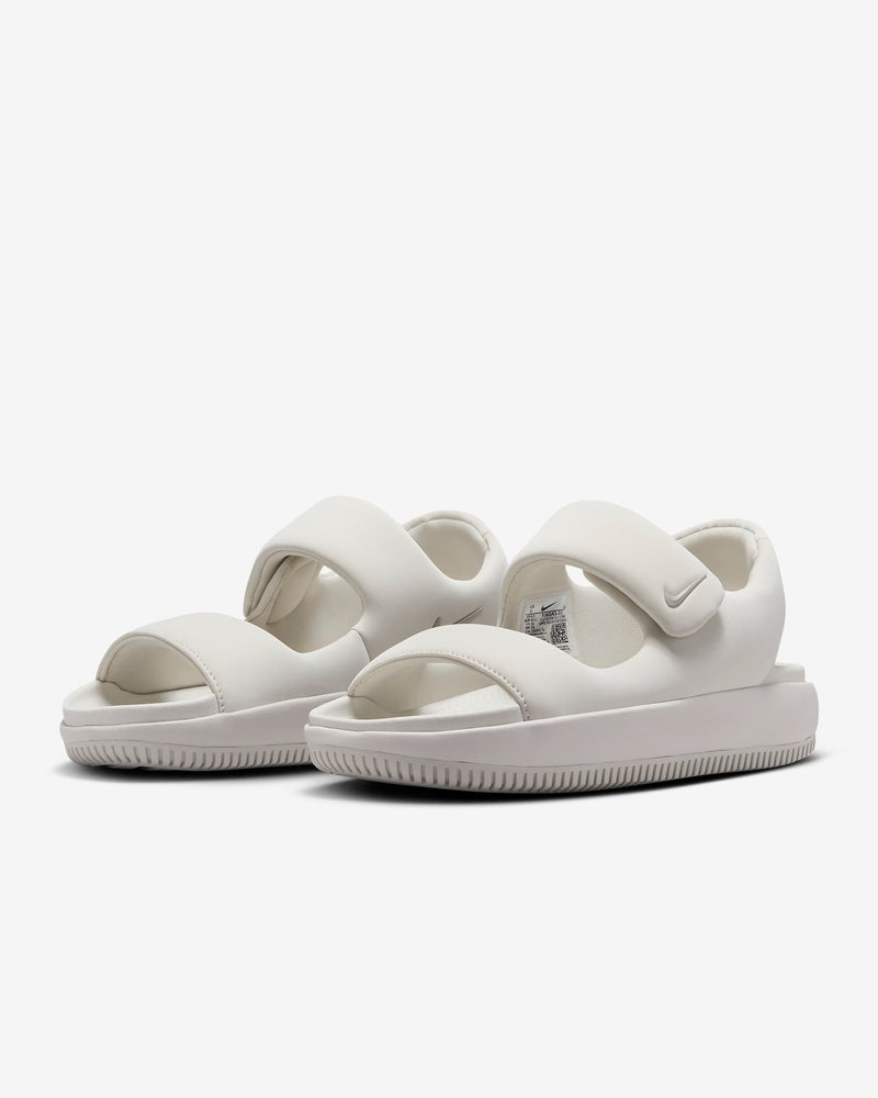Wherever you go on your day of relaxation, you will have a calm and relaxing day. These oversized design sandals are made from soft yet responsive foam, making them easy to wear and versatile. 