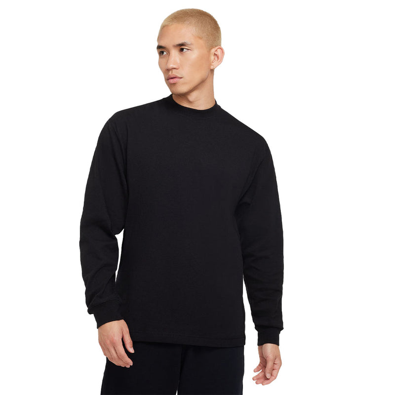 Soft wool/cotton blend T-shirt with loose fit, perfect for layering.
