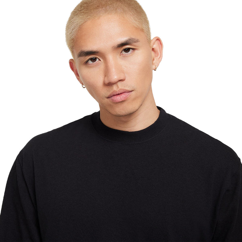 Soft wool/cotton blend T-shirt with loose fit, perfect for layering.