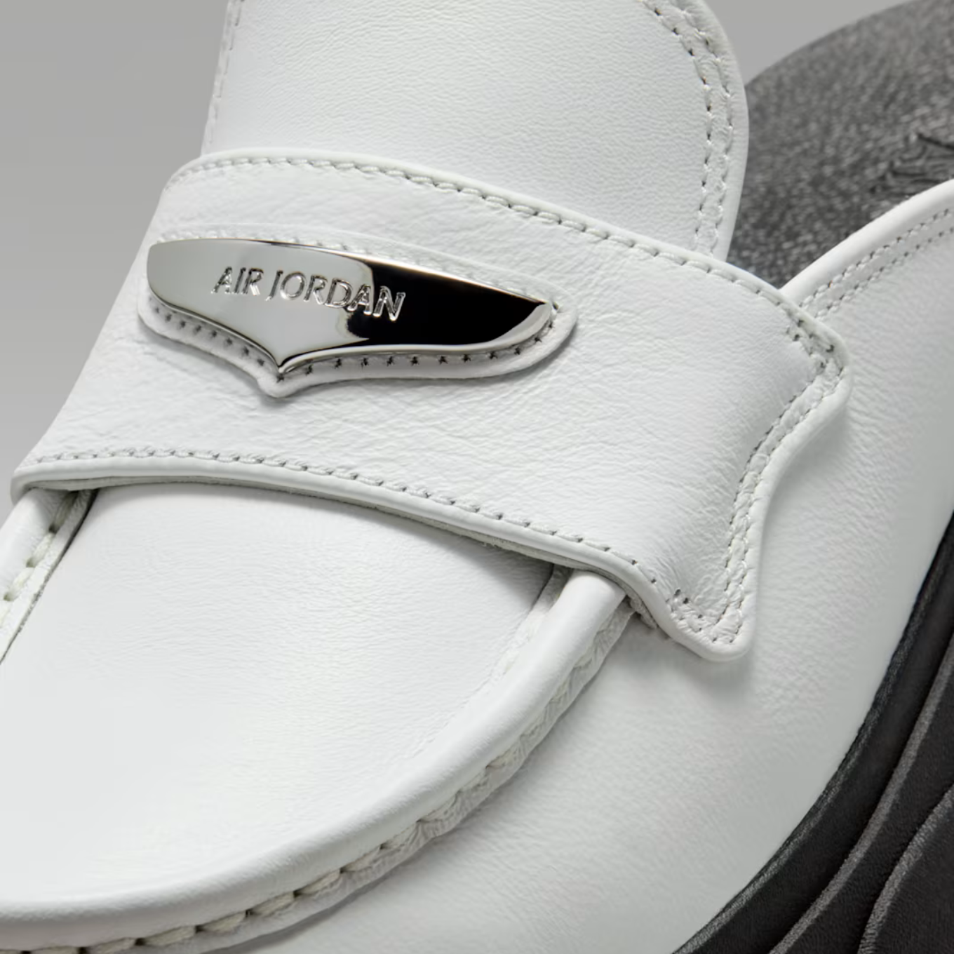 NIKE WMNS AIR JORDAN MULE