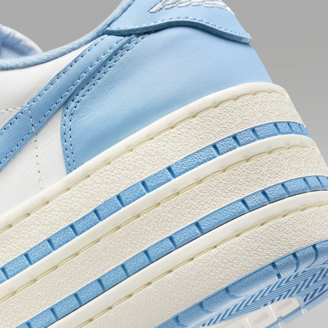 NIKE WMNS AIR JORDAN 1 TRIPLE STACK