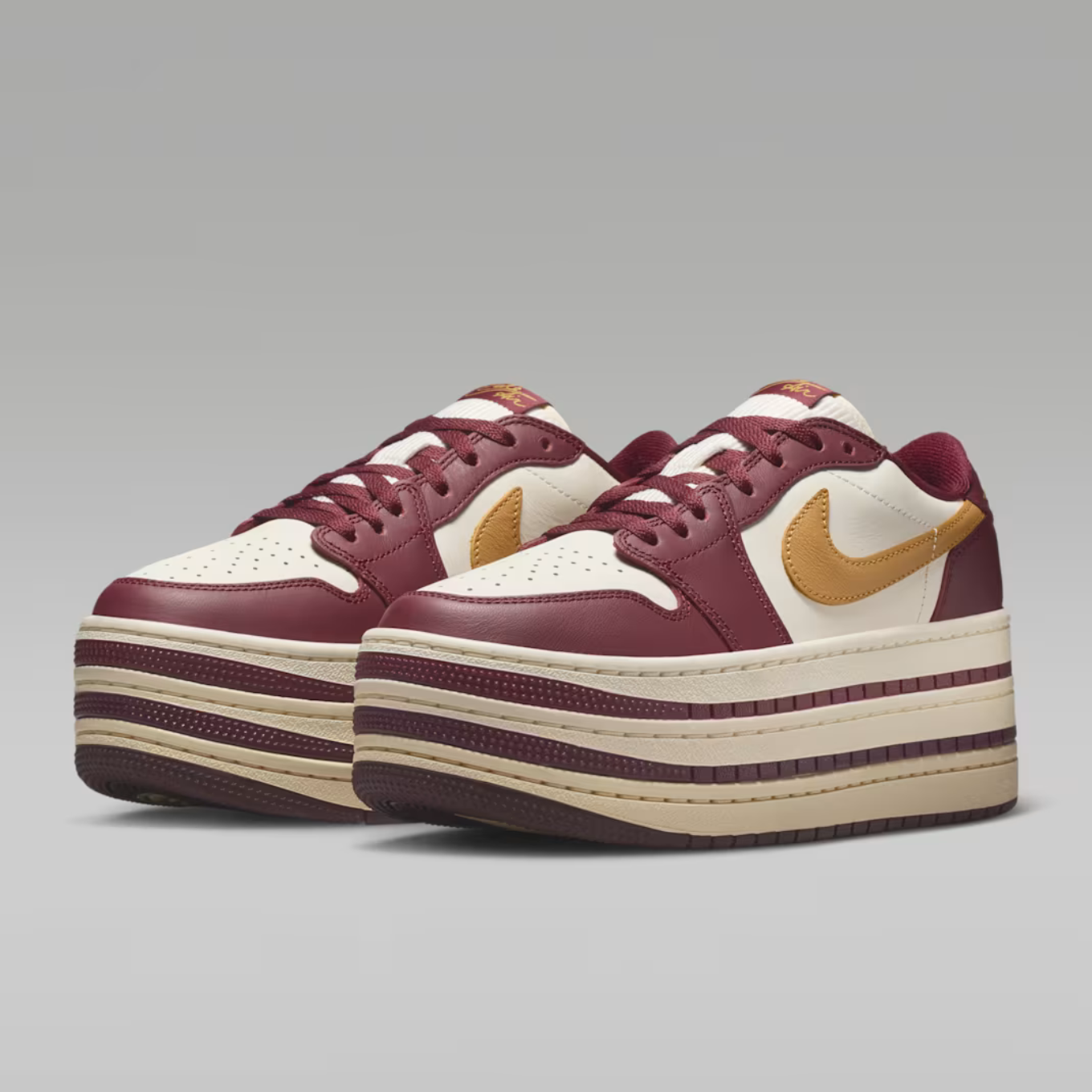 NIKE WMNS AIR JORDAN 1 TRIPLE STACK