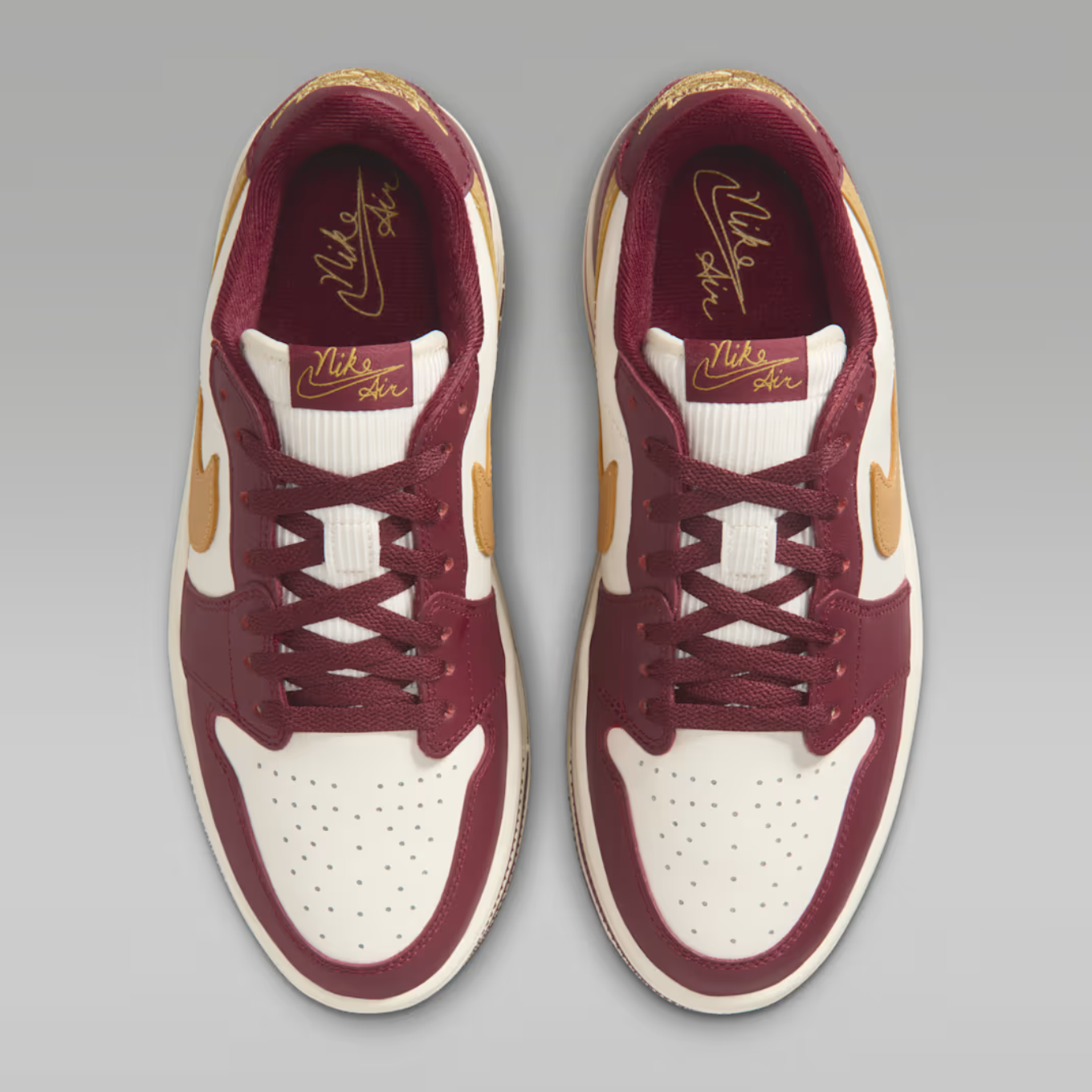 NIKE WMNS AIR JORDAN 1 TRIPLE STACK