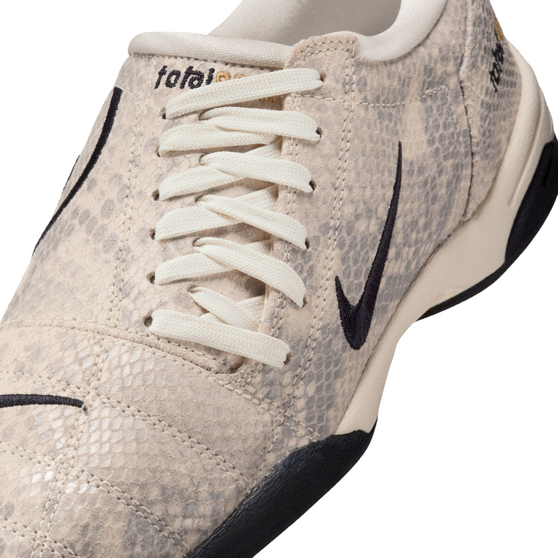 NIKE WMNS T90 SE
