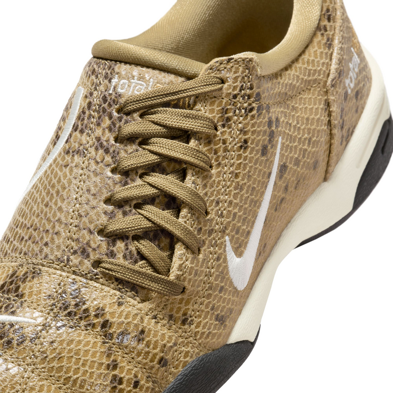 NIKE WMNS T90 SE