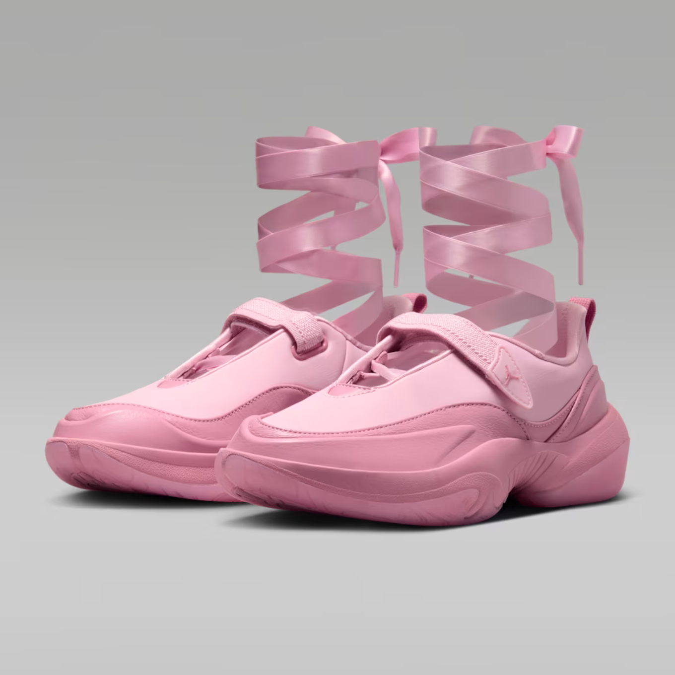 NIKE WMNS JORDAN POINTE