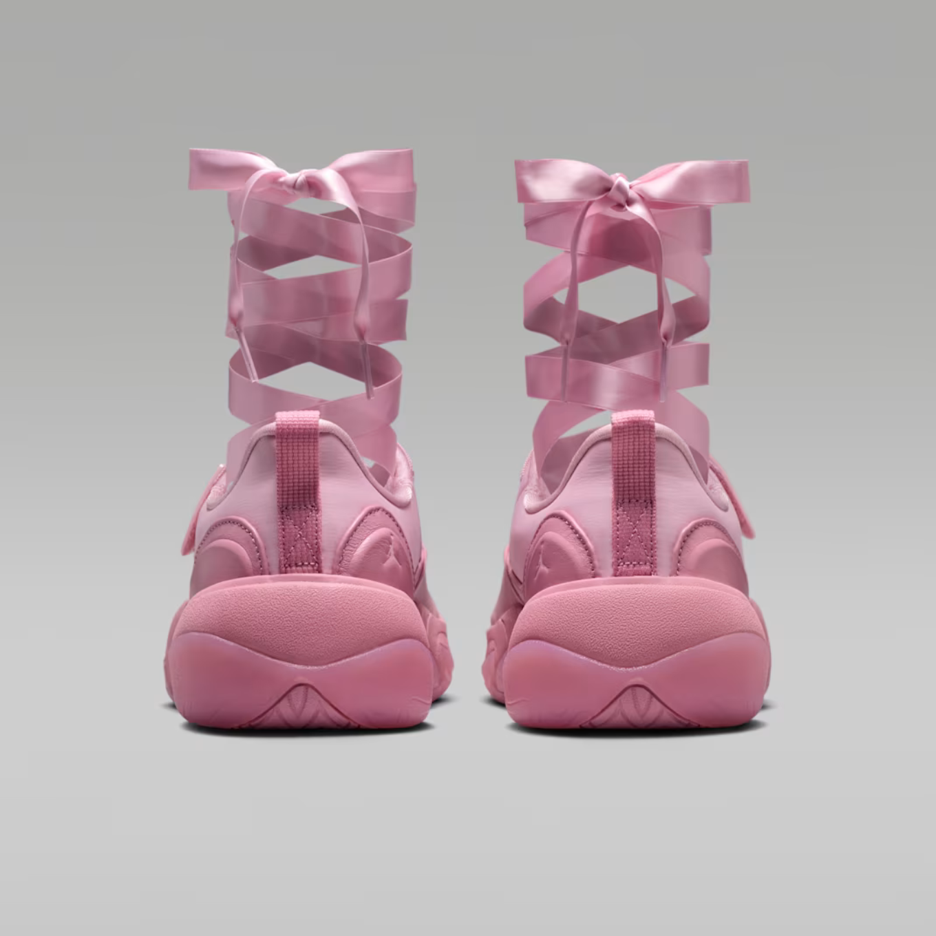 NIKE WMNS JORDAN POINTE