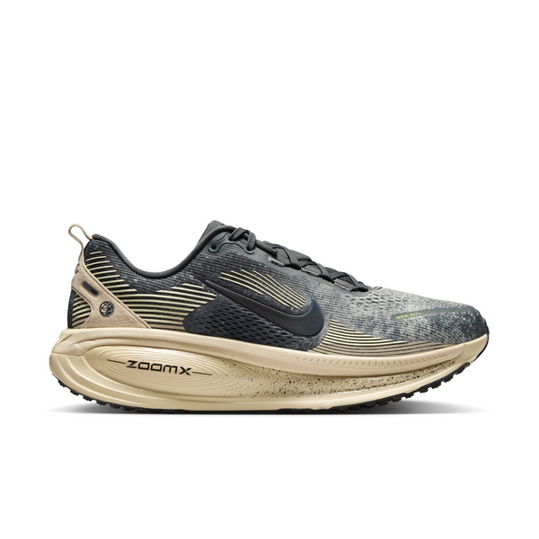 NIKE VOMERO 18