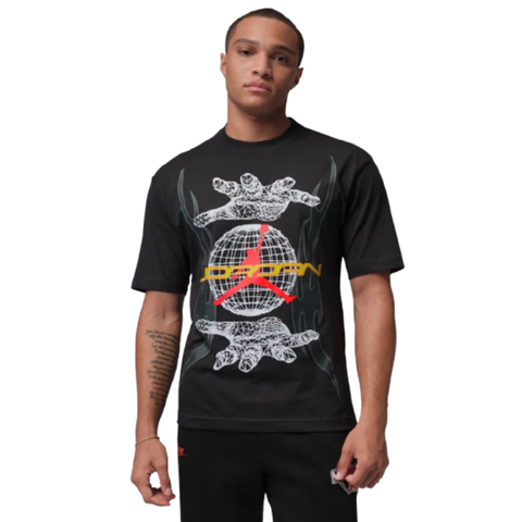 NIKE M J HANDS GFX SS CREW