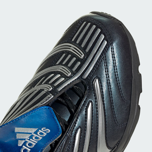 PREDATOR MEGARIDE ATMOS sneaker with lightweight breathable upper and bold streetwear-inspired design