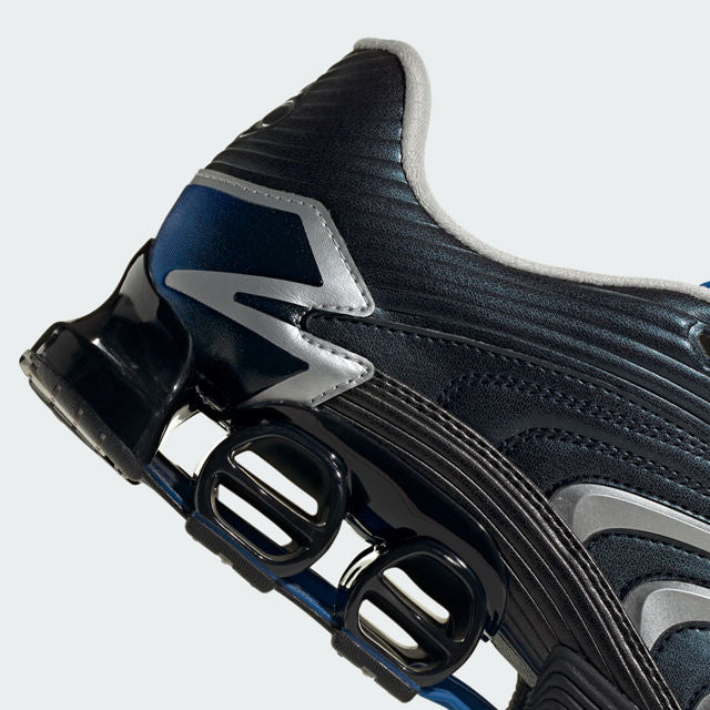 PREDATOR MEGARIDE ATMOS sneaker with lightweight breathable upper and bold streetwear-inspired design