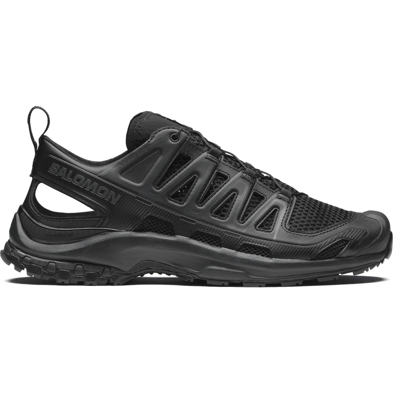 Salomon XA Pro 3D trail shoe with stable chassis, Quicklace™ system, and grippy Contagrip® outsole for rugged terrain.