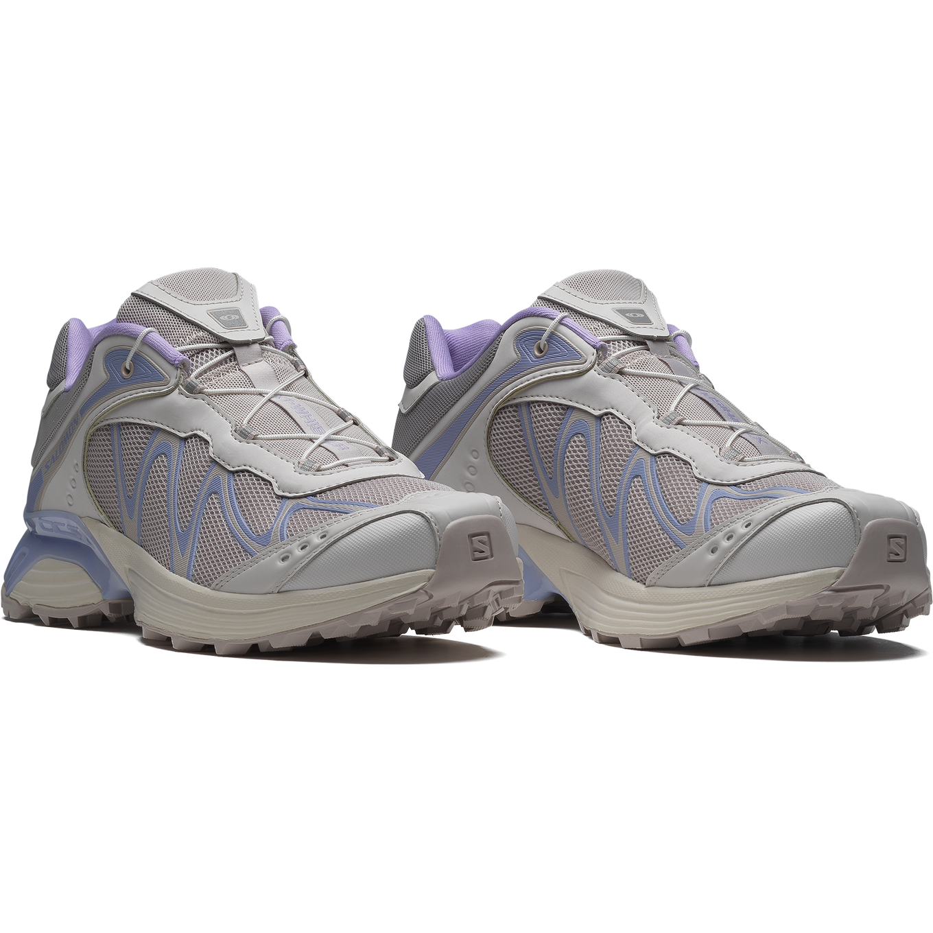 Salomon XT-WHISPER with bold XT design, textured details, wavy Sensifit™, and Quicklace for a secure, stylish fit.