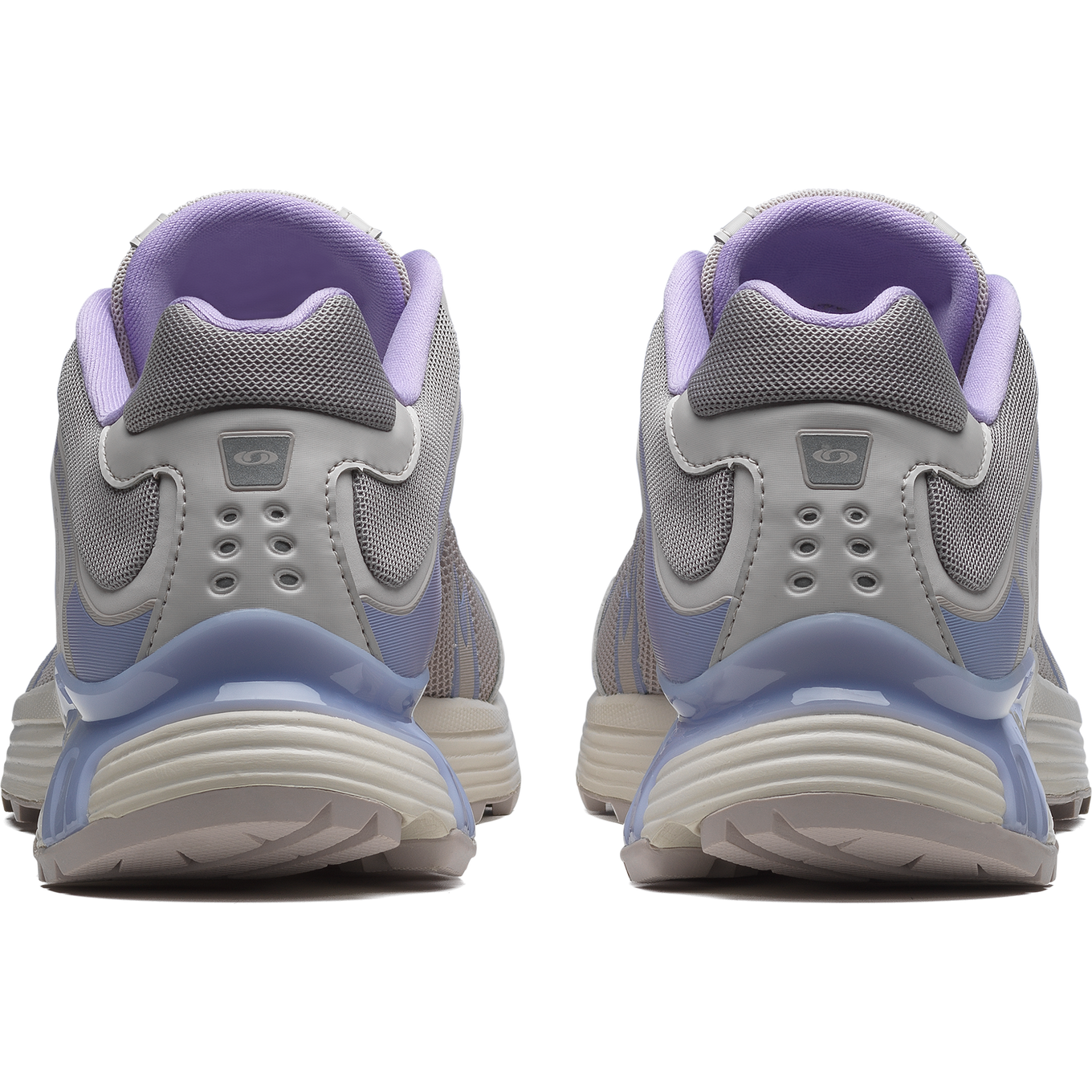 Salomon XT-WHISPER with bold XT design, textured details, wavy Sensifit™, and Quicklace for a secure, stylish fit.