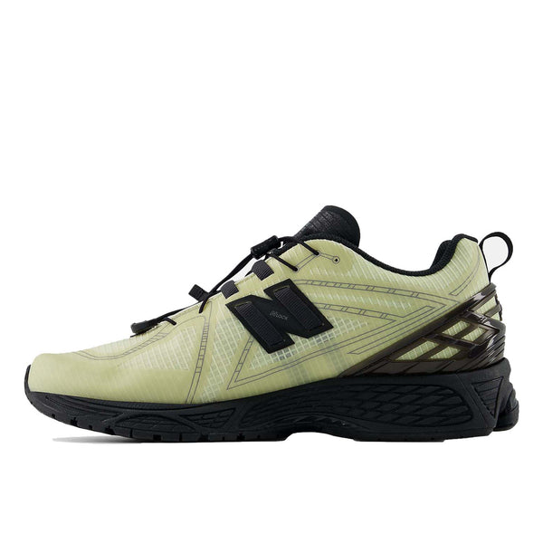 2000s-inspired sneakers with ABZORB midsole, SBS heel cushioning, N-ergy support, and Stability Web outsole, designed for comfort and style.
