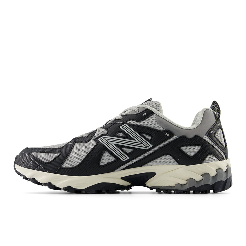 2000s-inspired running shoes designed for comfort and style on the trails.