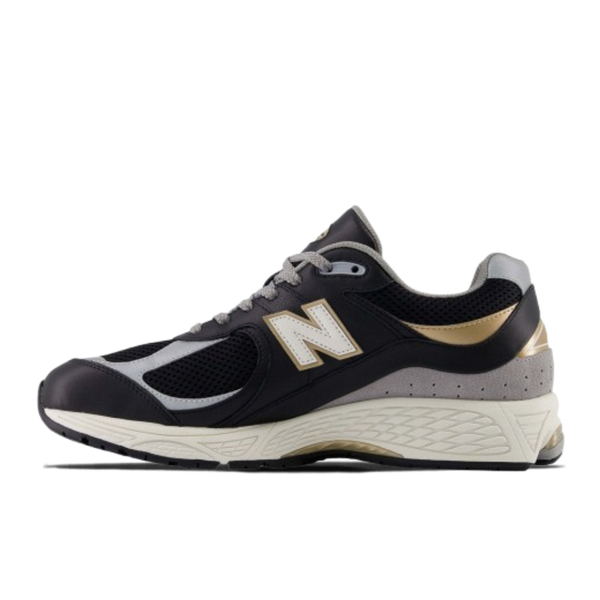 New Balance M2002R: Premium Sneakers with Classic Design and