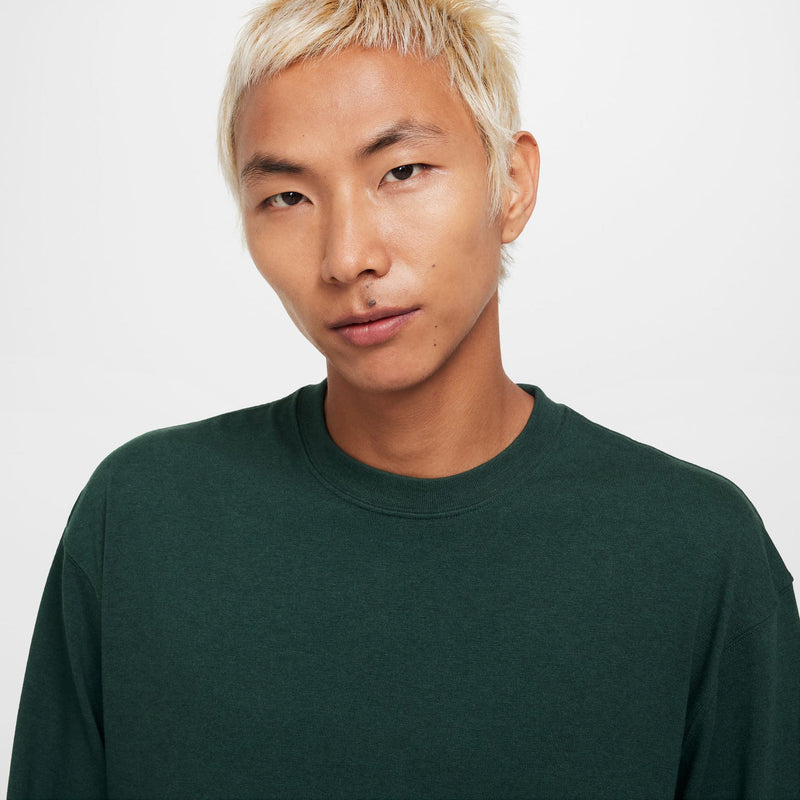 Soft wool/cotton blend T-shirt with loose fit, perfect for layering.