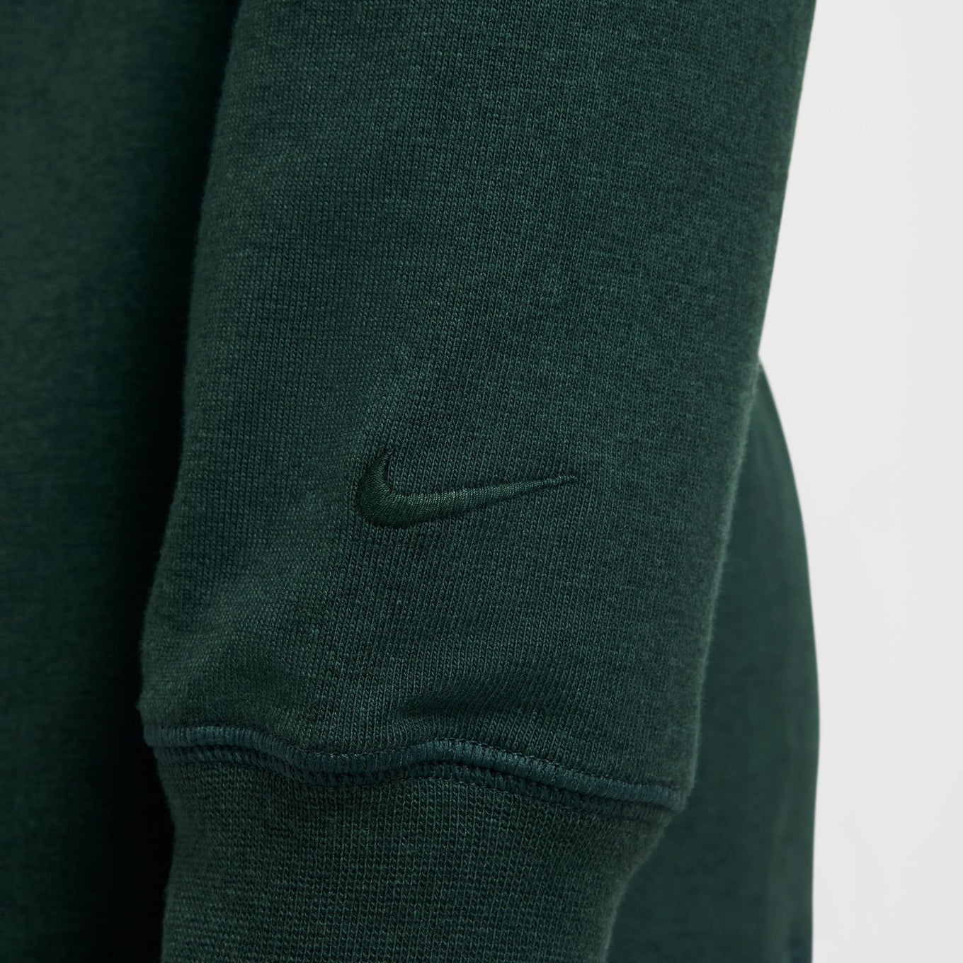 Soft wool/cotton blend T-shirt with loose fit, perfect for layering.