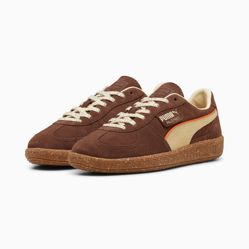 PUMA Palermo terrace shoes showcasing a retro design with T-toe construction, bold colorblocking, and luxurious suede leather materials. Ideal for sneaker enthusiasts, these shoes blend classic style with modern appeal, perfect for everyday wear.


