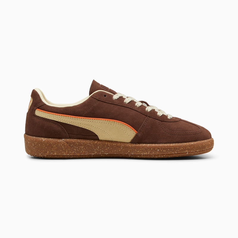 PUMA Palermo terrace shoes showcasing a retro design with T-toe construction, bold colorblocking, and luxurious suede leather materials. Ideal for sneaker enthusiasts, these shoes blend classic style with modern appeal, perfect for everyday wear.


