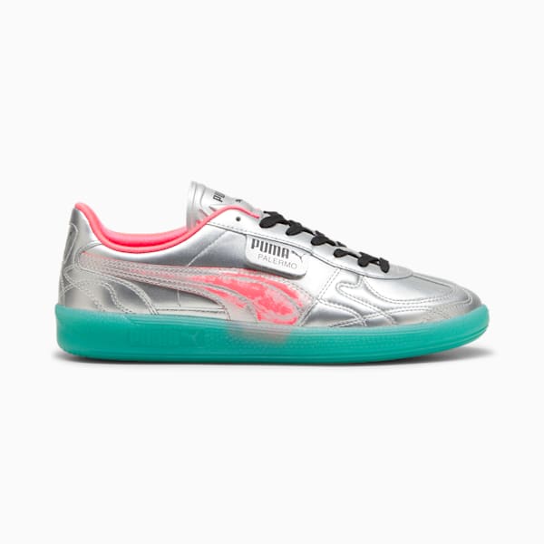 PUMA Palermo terrace shoe featuring T-toe construction, classic gum sole, and metallic finish, inspired by 80s design and Y2K trends.