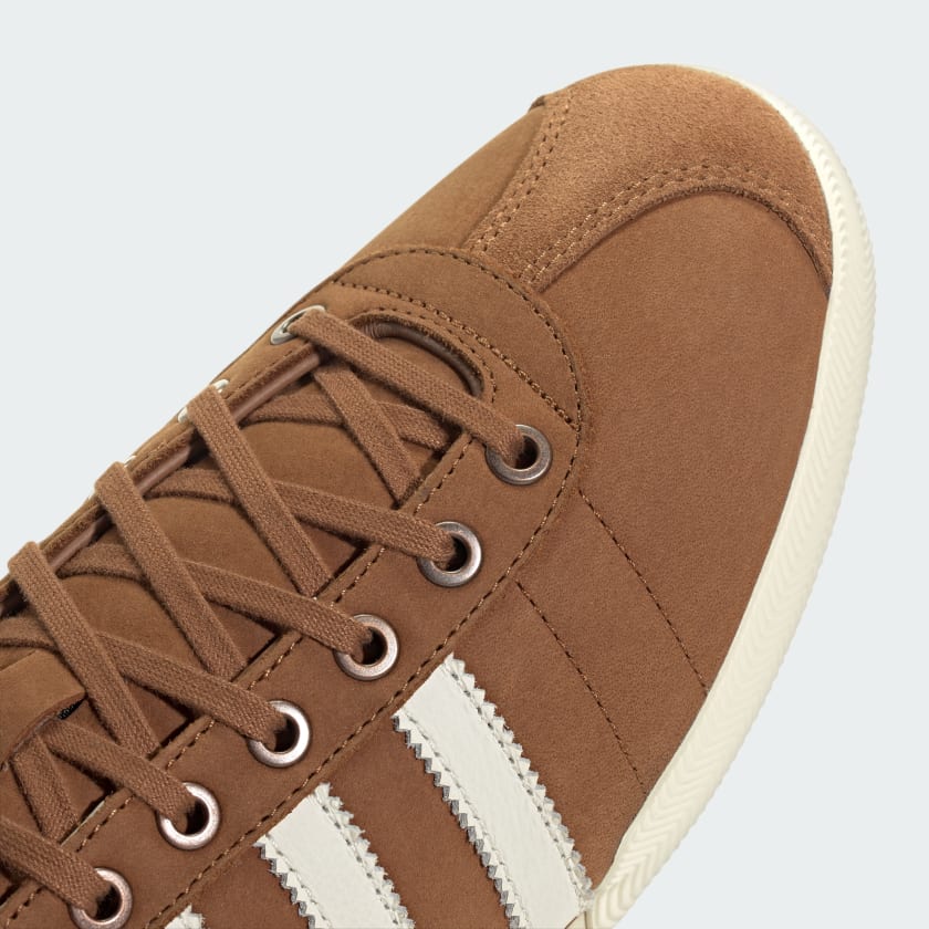 adidas Samba 62 shoes with nubuck upper, stacked leather sole, and serrated 3-Stripes