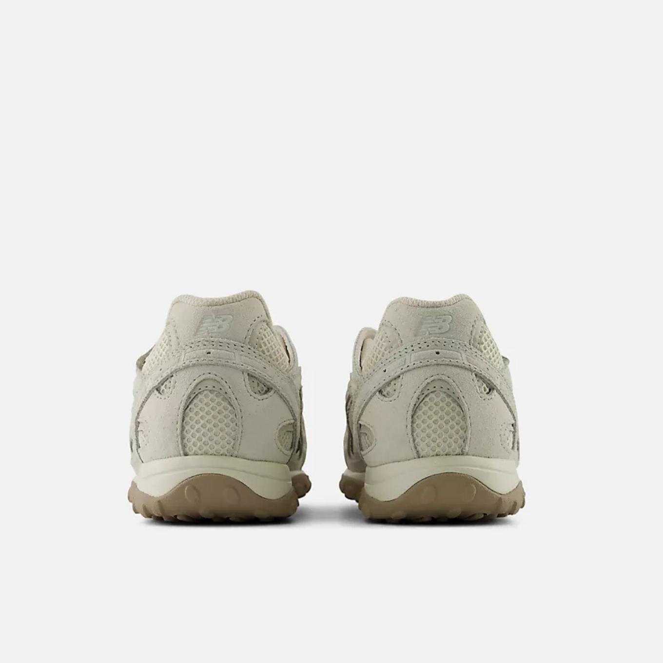 NEW BALANCE 204V