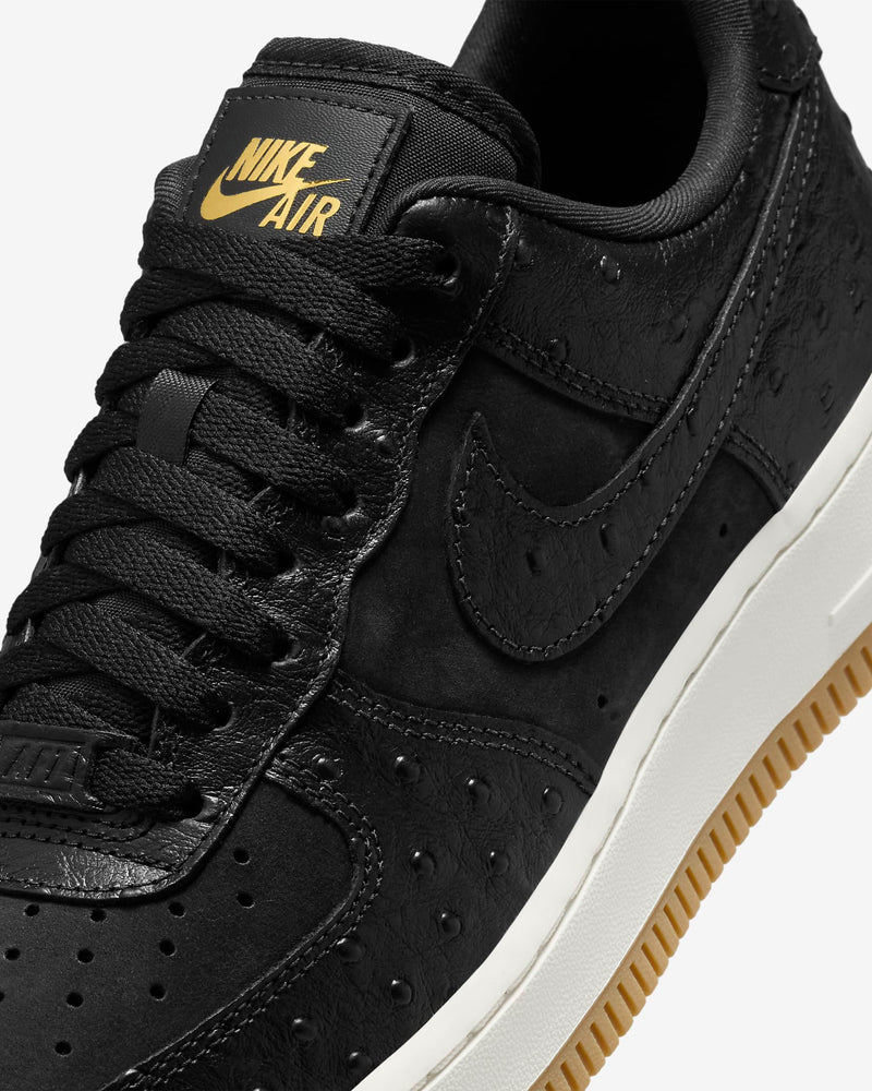 Classic AF1 Style: Premium Materials, Aged Finishes, Cushioned Comfort, Smooth and Textured Leather