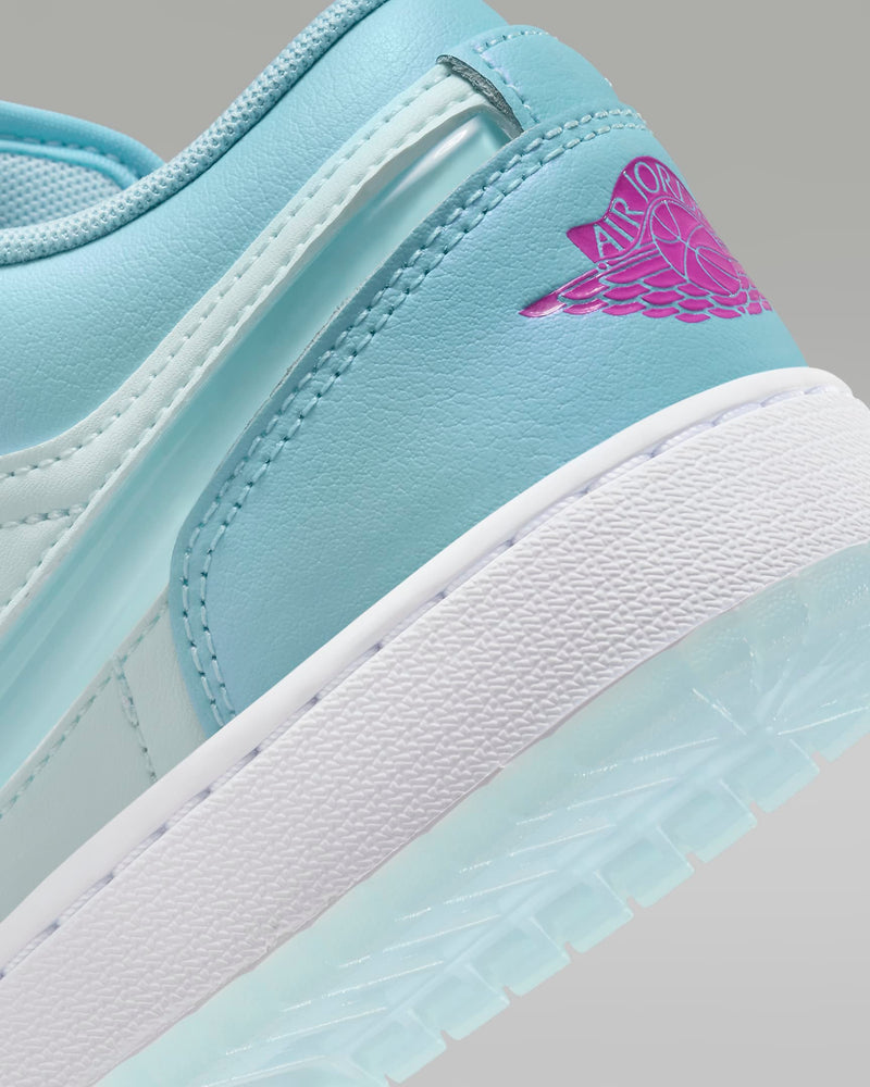 An icy rubber outsole for a look that turns up the heat.