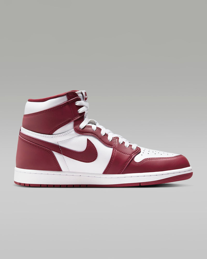 The Air Jordan 1 Retro High remakes the classic sneaker, giving you a fresh look with a familiar feel.